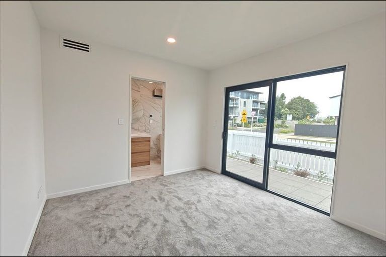 Photo of property in 1 Pukeko Road, Hobsonville, Auckland, 0616
