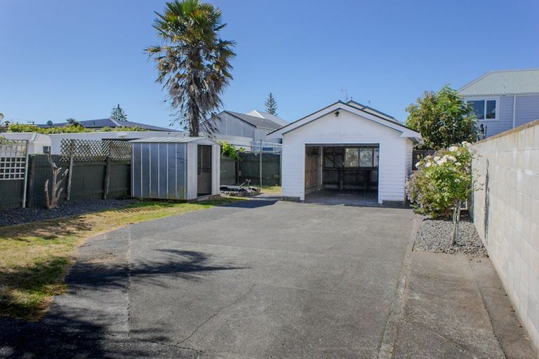 Photo of property in 24 Meeanee Quay, Westshore, Napier, 4110