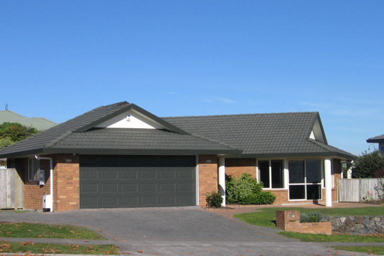Photo of property in 21 John Brooke Crescent, East Tamaki Heights, Auckland, 2016