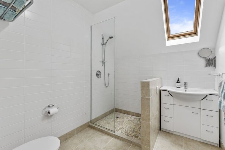 Photo of property in 14 Ngaio Road, Titirangi, Auckland, 0604