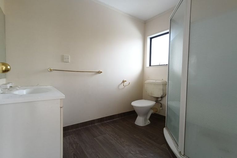 Photo of property in 2/62 Tonar Street, Northcote, Auckland, 0627