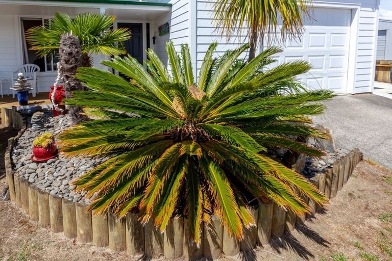 Photo of property in 200 Mayfair Avenue, Whangamata, 3620