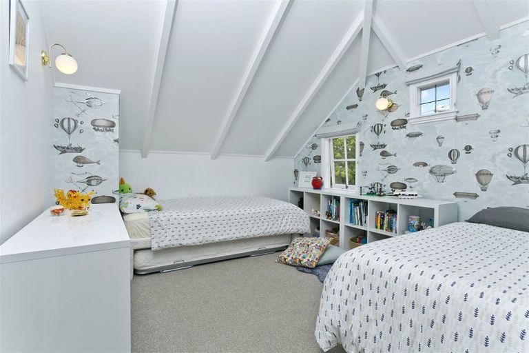 Photo of property in 2/4 Stratford Avenue, Milford, Auckland, 0620