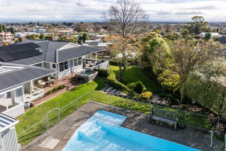 Photo of property in 21 Busby Hill, Havelock North, 4130