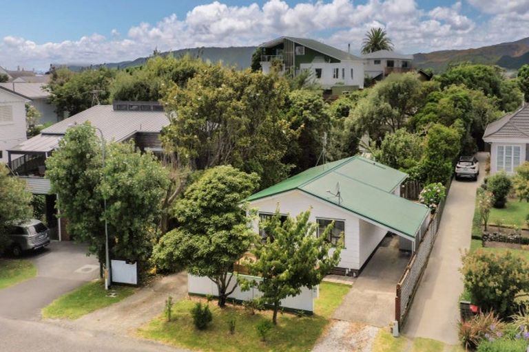 Photo of property in 2/3 Park Road, Paraparaumu Beach, Paraparaumu, 5032