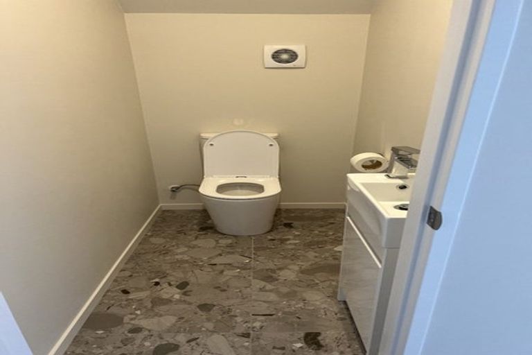 Photo of property in 28 Ballyalton Crescent, Flat Bush, 2019