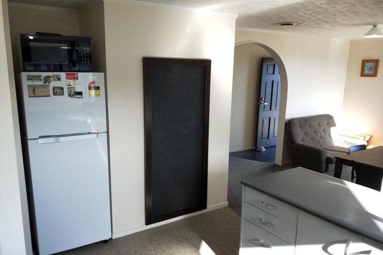 Photo of property in 96 Hillcrest Drive, Kelvin Grove, Palmerston North, 4414