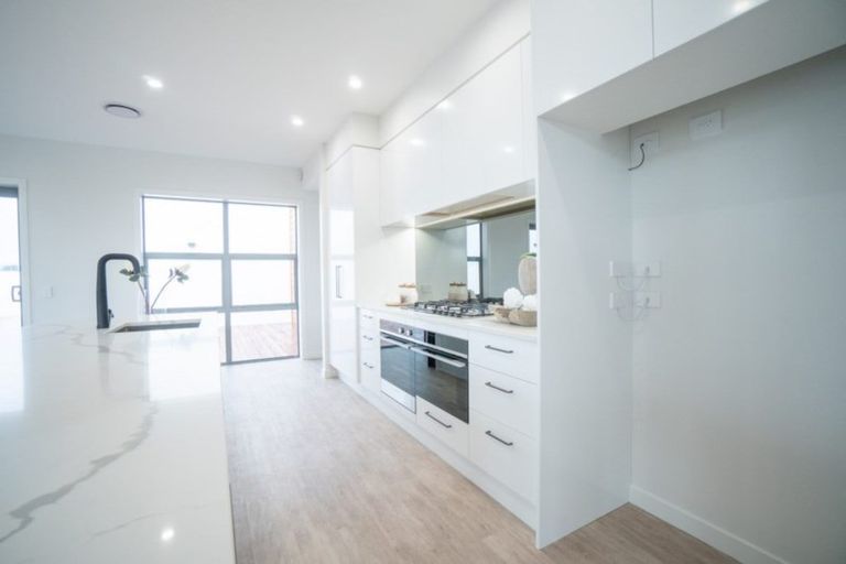 Photo of property in 9 Loveston Lane, Kelvin Grove, Palmerston North, 4470
