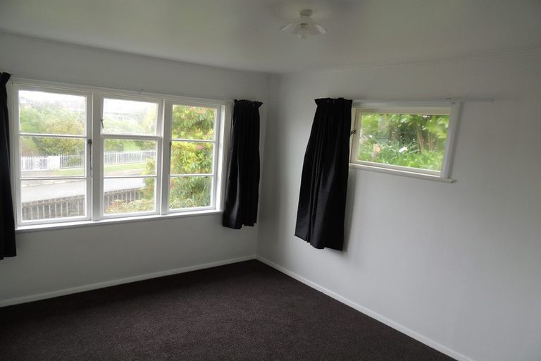 Photo of property in 6 Hollies Crescent, Johnsonville, Wellington, 6037