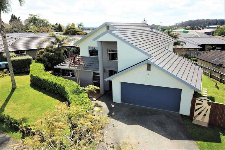 Photo of property in 9 Ranui Avenue, Kerikeri, 0230