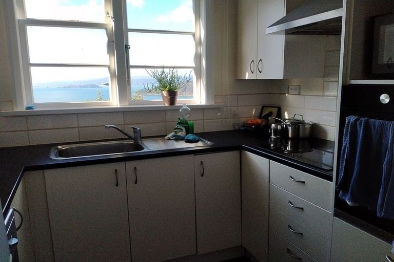 Photo of property in 112 Grafton Road, Roseneath, Wellington, 6011