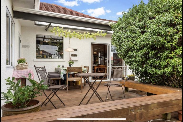Photo of property in 12 Hamilton Road, Papatoetoe, Auckland, 2025