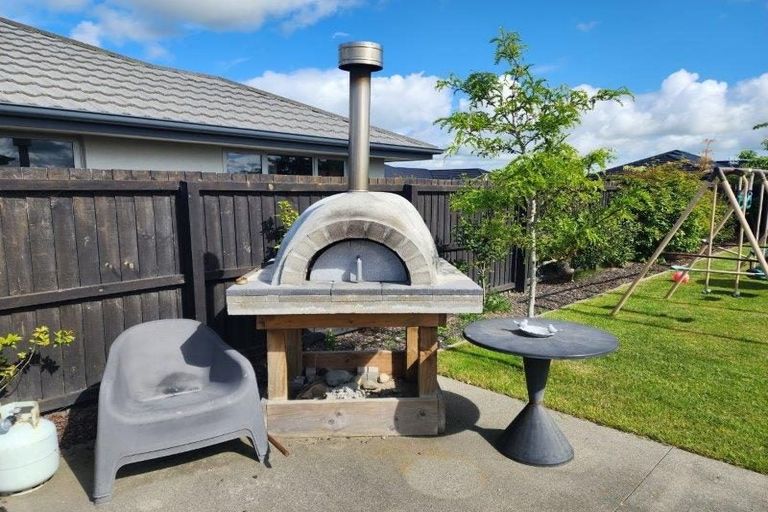 Photo of property in 20 Burnham School Road, Rolleston, 7614