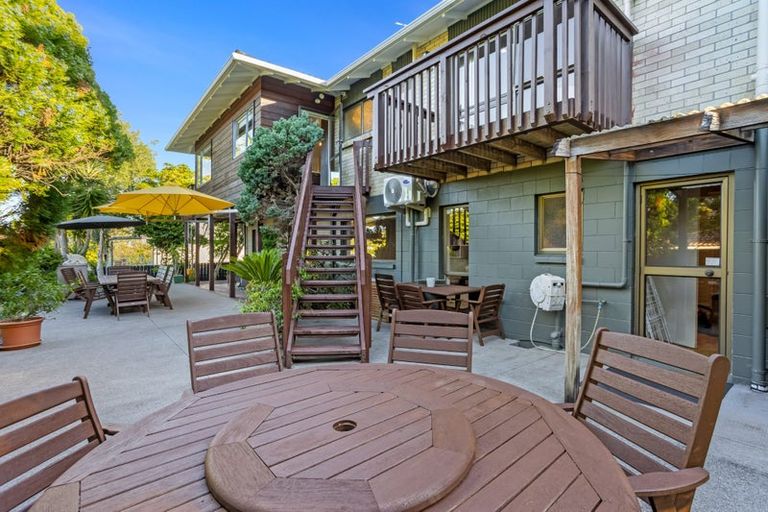 Photo of property in 14 Portsea Place, Chatswood, Auckland, 0626