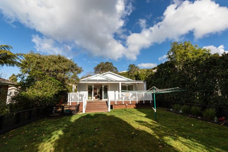 Photo of property in 16 Tisdall Street, Karori, Wellington, 6012