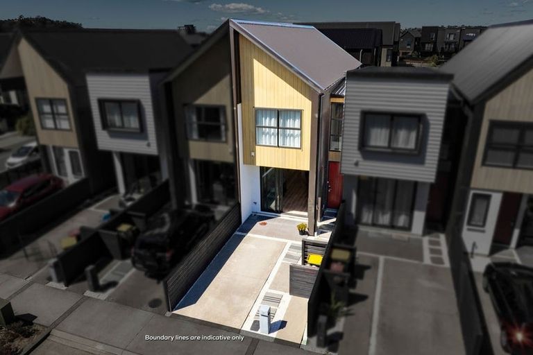 Photo of property in 17 Peihana Road, Hobsonville, Auckland, 0616