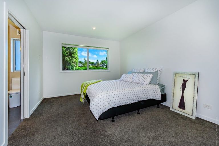 Photo of property in 28 Oakgrove Drive, Rangiora, 7400