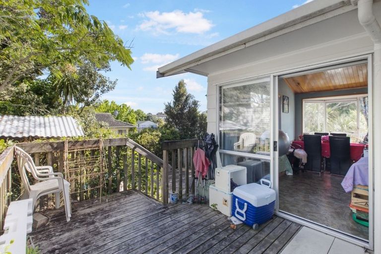 Photo of property in 48 Kaikoura Street, Henderson, Auckland, 0612