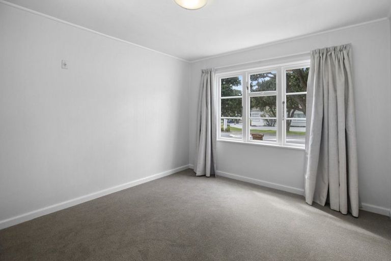 Photo of property in 36 Inglis Street, Seatoun, Wellington, 6022