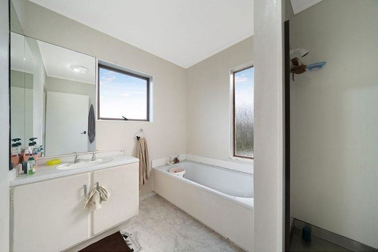 Photo of property in 4/90 Lynwood Road, New Lynn, Auckland, 0600