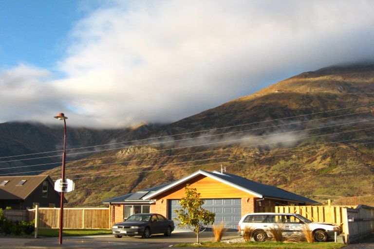 Photo of property in 13 Poolburn Court, Lake Hayes, Queenstown, 9304