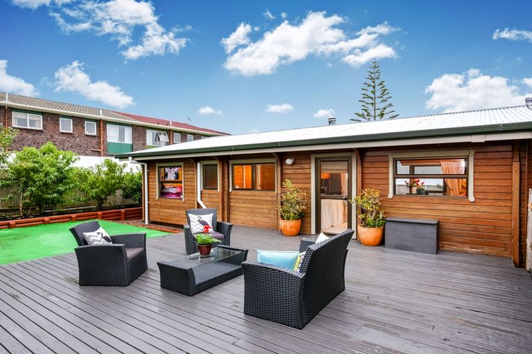 Photo of property in 9 Rewa Street, New Lynn, Auckland, 0600