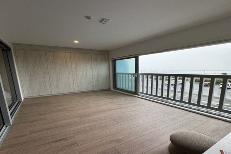 Photo of property in 207/87 Marine Parade, North New Brighton, Christchurch, 8083