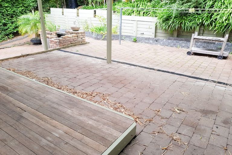 Photo of property in 19 Pohutukawa Avenue, Red Beach, 0932