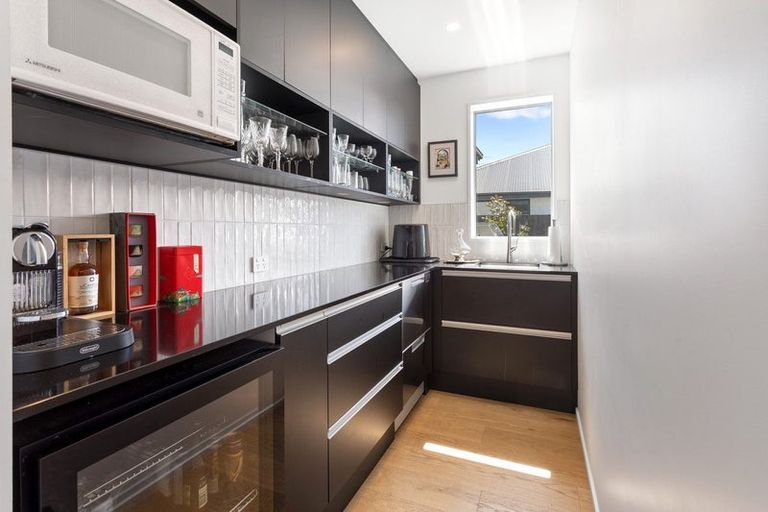 Photo of property in 2 Guyon Street, Marshland, Christchurch, 8083