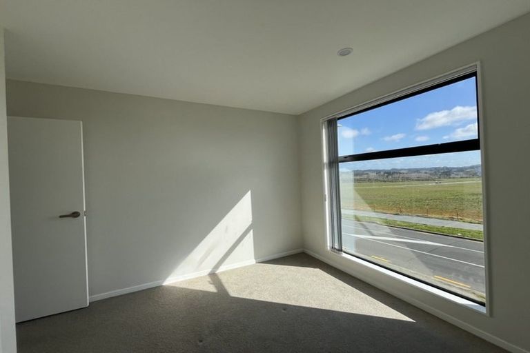 Photo of property in 15a Colin Chester Drive, Silverdale, 0932