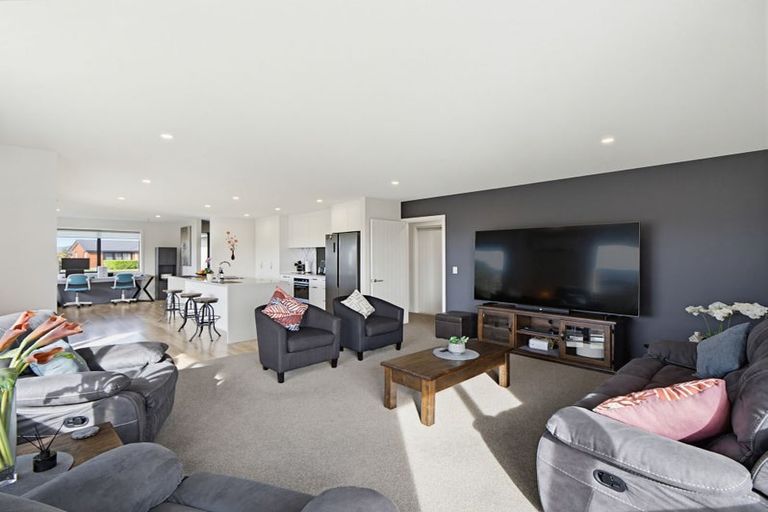 Photo of property in 33 Claremont Crescent, Amberley, 7410