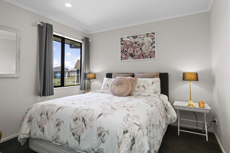 Photo of property in 16 Hehan Close, Cambridge, 3434