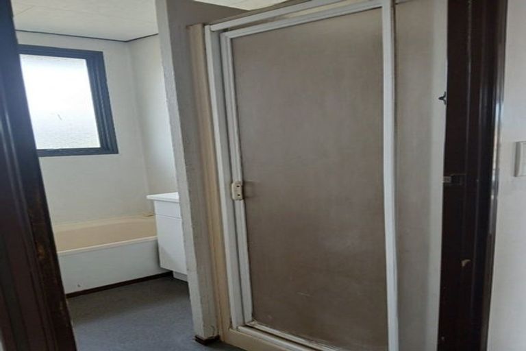 Photo of property in 15 Kopara Place, Clendon Park, Auckland, 2103
