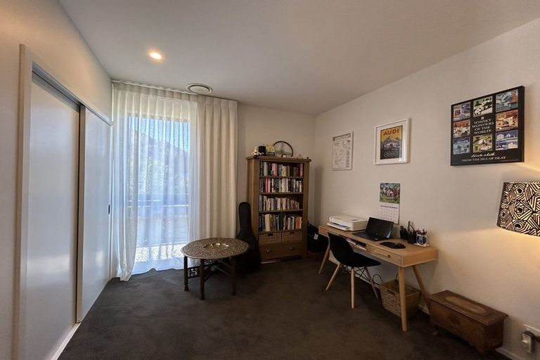 Photo of property in 32 Falconer Rise, Jacks Point, Queenstown, 9371