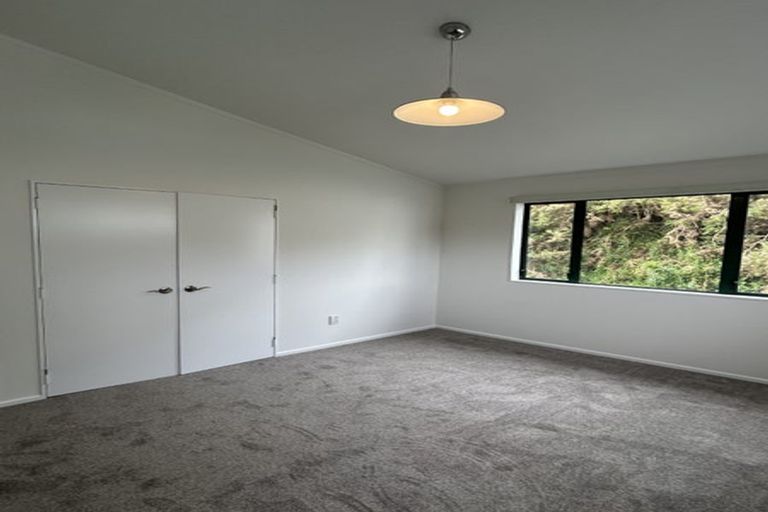 Photo of property in 3 Mitika Way, Strathmore Park, Wellington, 6022