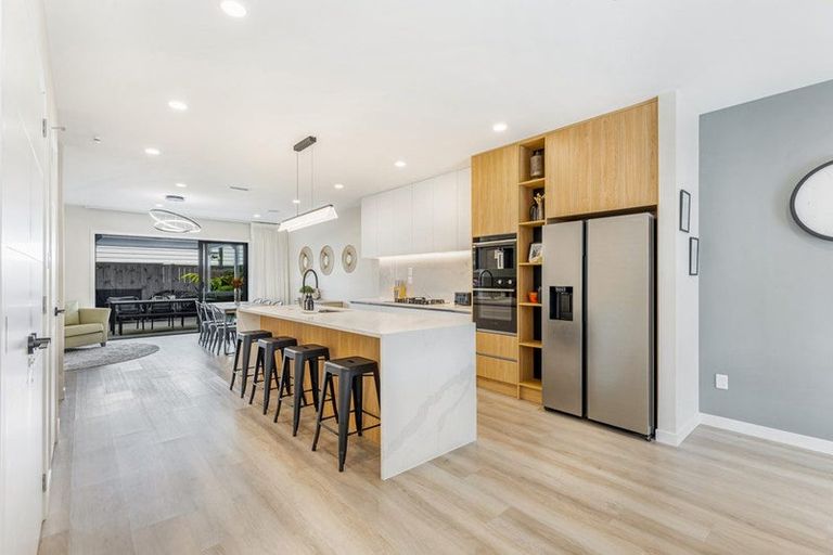 Photo of property in 3 Hea Road, Hobsonville, Auckland, 0616