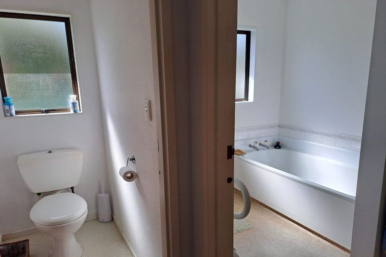 Photo of property in 1 Stella Drive, Clarks Beach, 2122