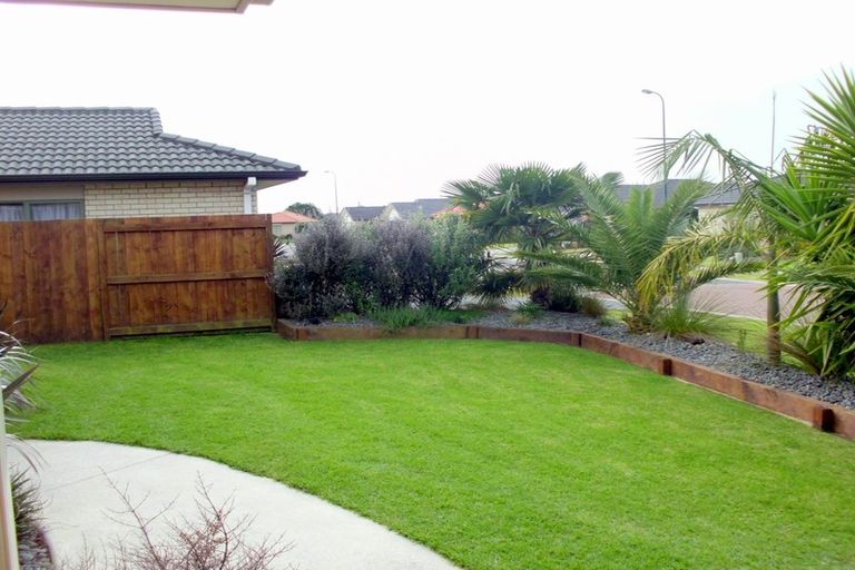 Photo of property in 16 Grabella Place, Papamoa Beach, Papamoa, 3118