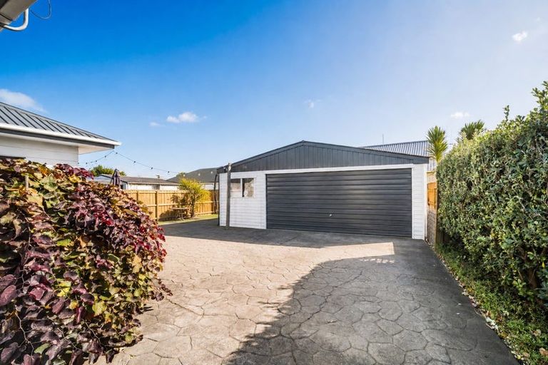 Photo of property in 53 Geraldine Crescent, Cloverlea, Palmerston North, 4412