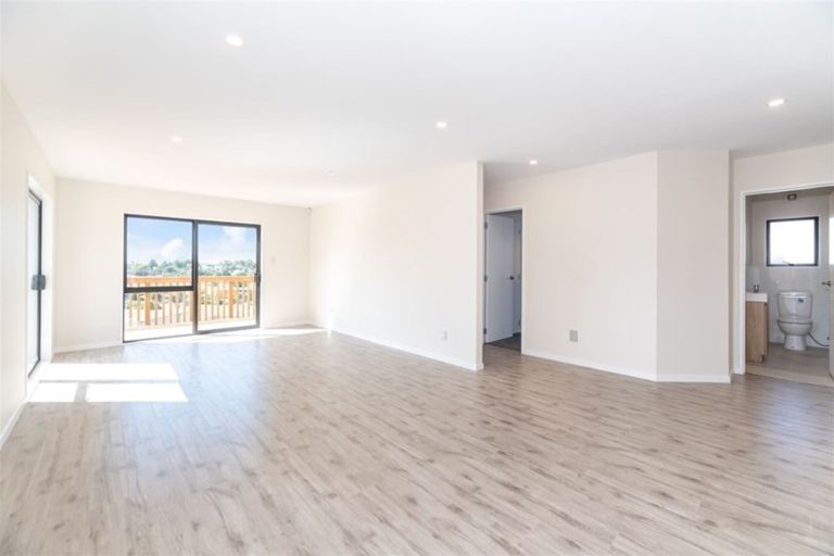 Photo of property in 8 Myra G Place, Stanmore Bay, Whangaparaoa, 0932