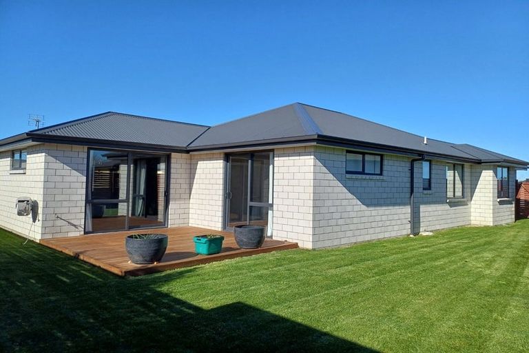 Photo of property in 110 Haymakers Crescent, Rolleston, 7614