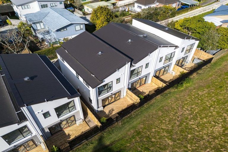 Photo of property in 30a/4 Tirimoana Road, Te Atatu South, Auckland, 0602
