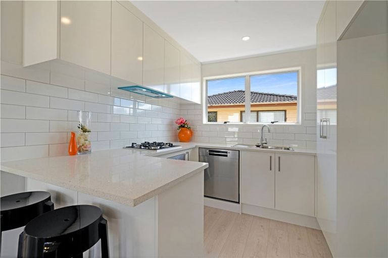 Photo of property in 6 Virgo Place, Kawaha Point, Rotorua, 3010