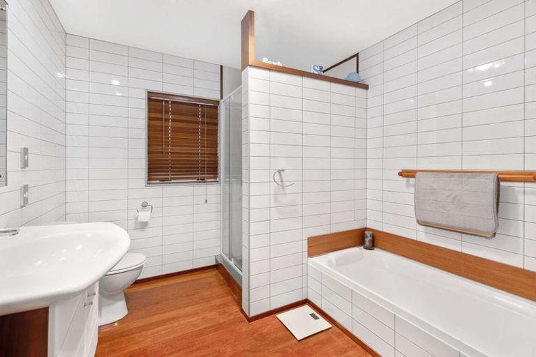 Photo of property in 30 Knowles Street, Terrace End, Palmerston North, 4410