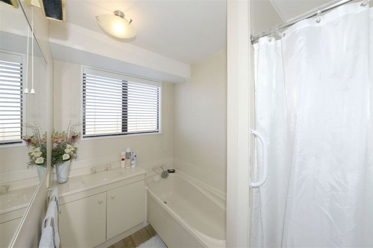 Photo of property in 2/62 Steadman Road, Broomfield, Christchurch, 8042