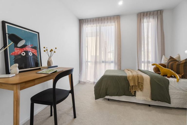 Photo of property in 37 Corunna Road, Milford, Auckland, 0620