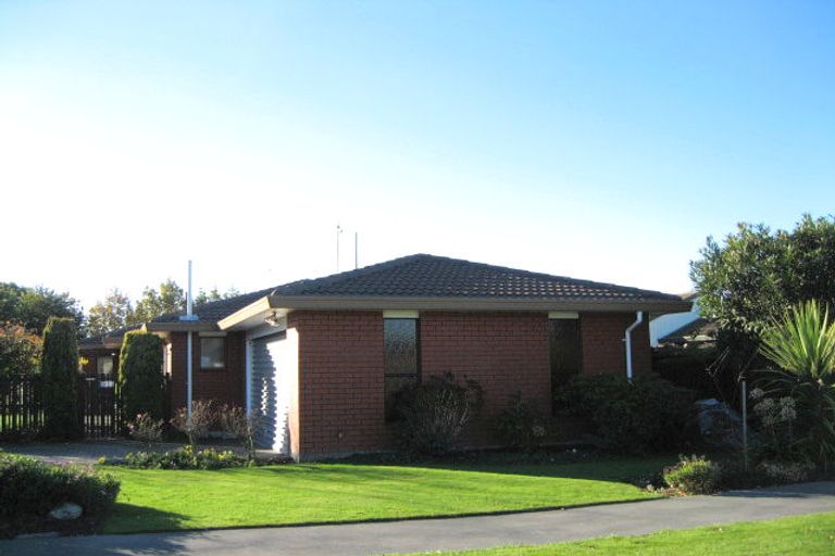 Photo of property in 70 Sarabande Avenue, Redwood, Christchurch, 8051
