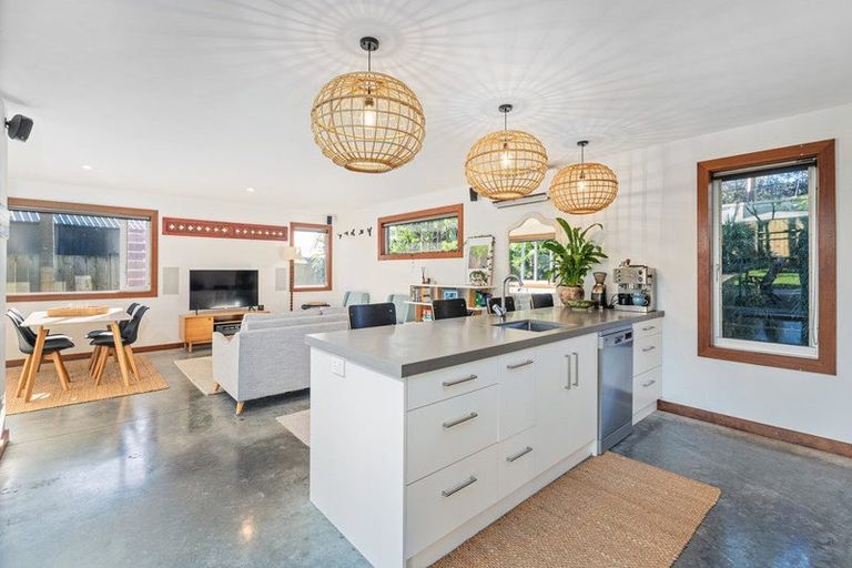 Photo of property in 1 Summer Lane, Tairua, 3508