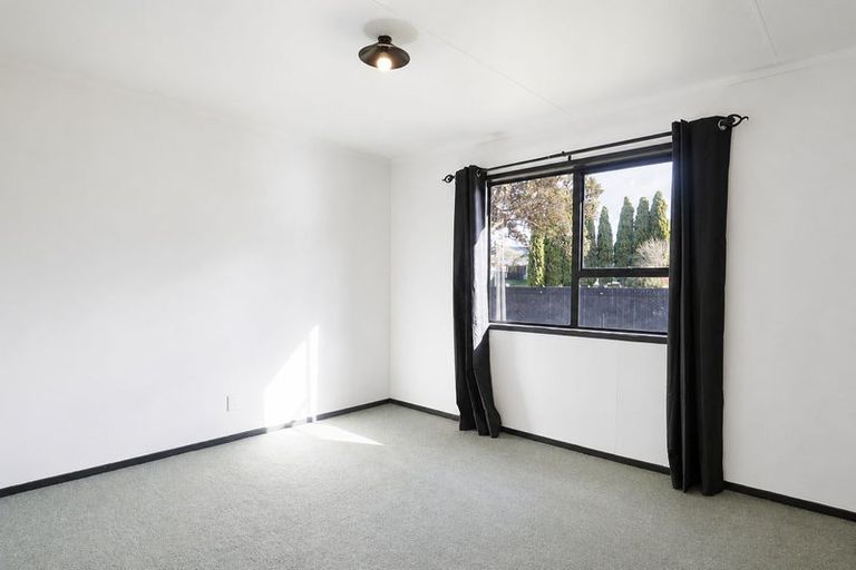 Photo of property in 32 Gem Street, Pukehangi, Rotorua, 3015