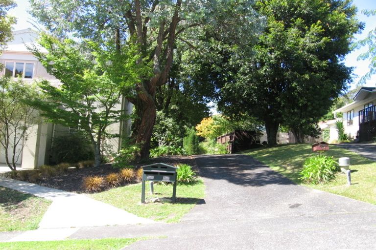 Photo of property in 2/36 Saddleback Rise, Murrays Bay, Auckland, 0630